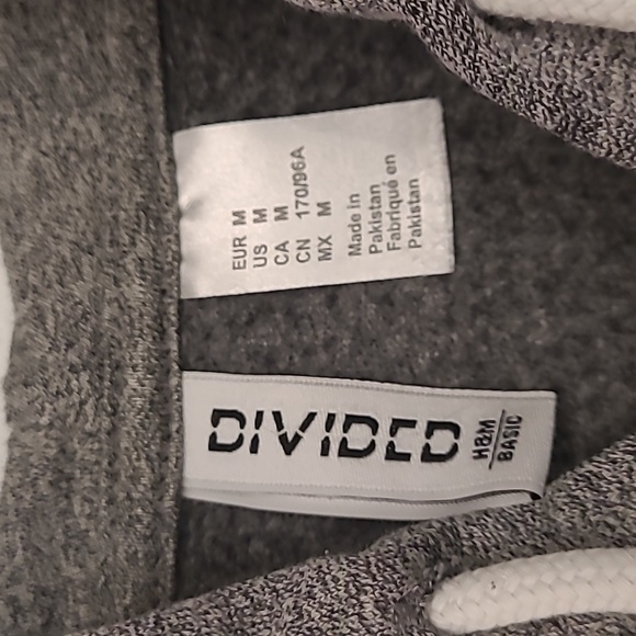 Divided By H&M Zip-up Hoodie Size Medium - Picture 3 of 3